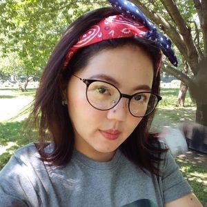 Meet your Posher, Gloria